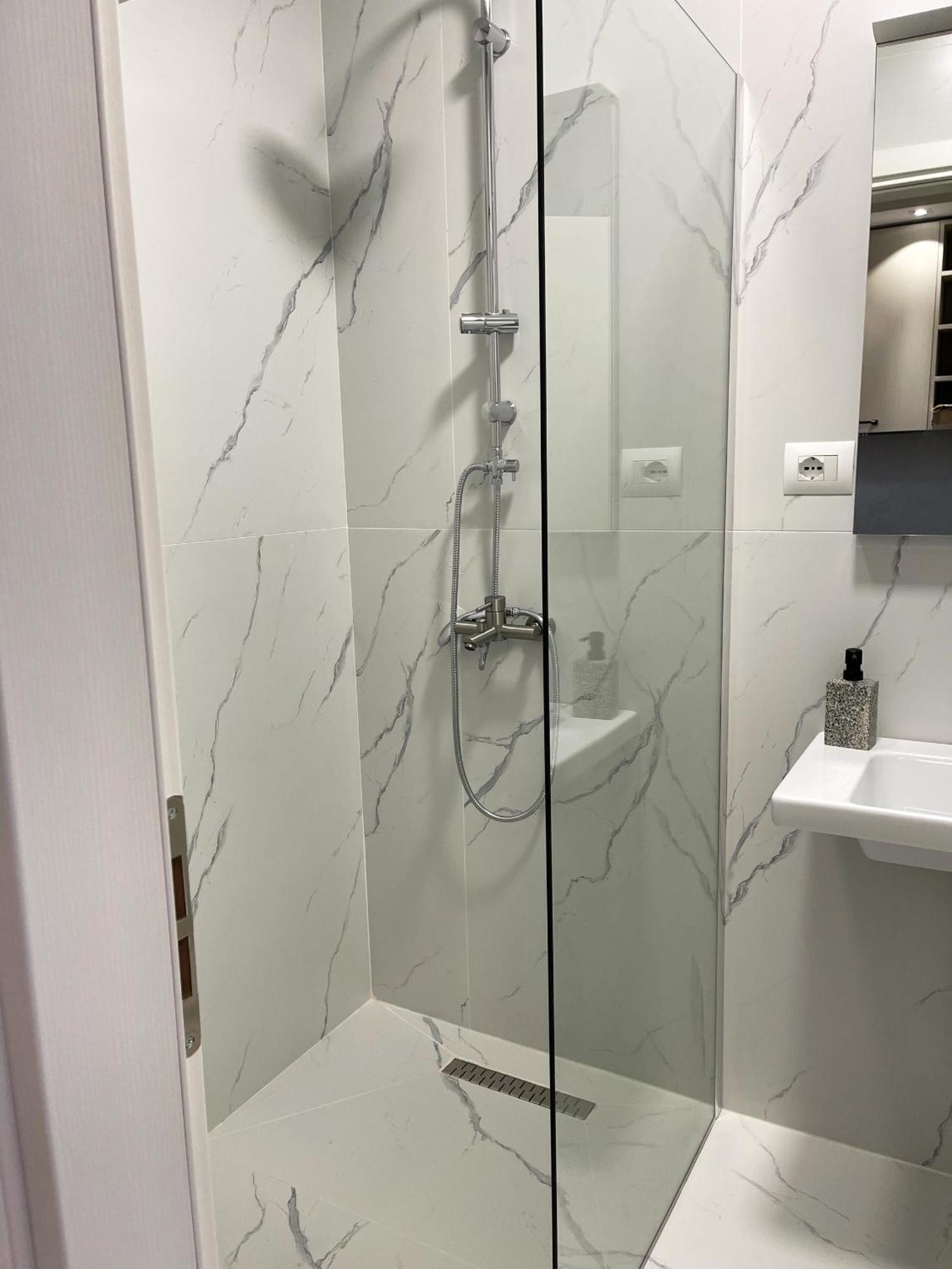 Wanderlust Bazaar Apartment Tiranë Luaran gambar